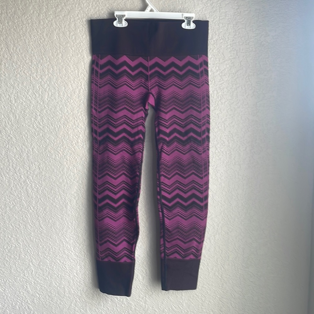 Purple pattern lululemon leggings(m)6-8